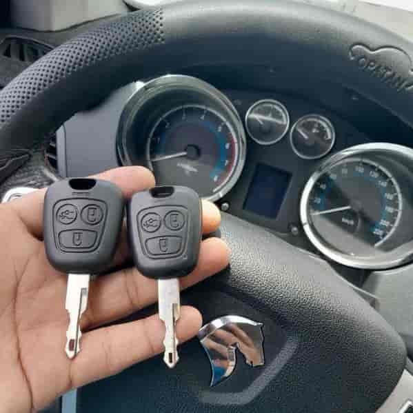 Definition of Key and Remote Dena Plus Model 2