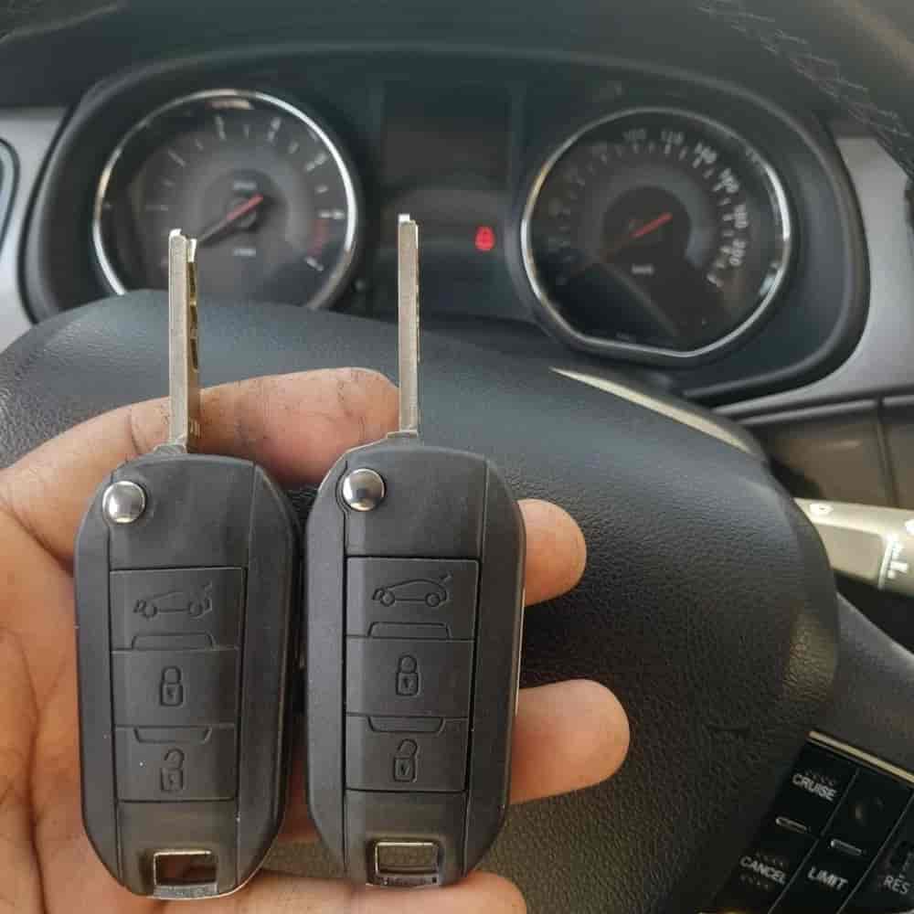 ساخت کلید  ریموت و چیپ تارا ۴۰۳