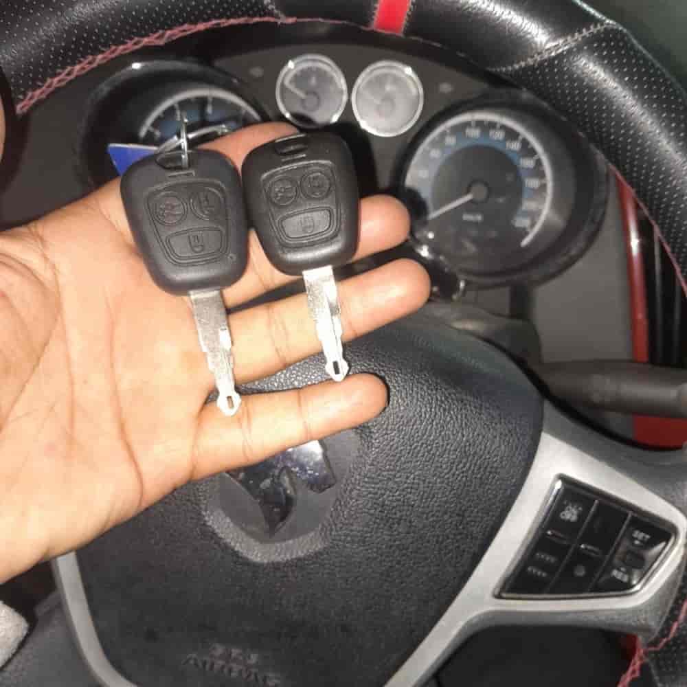 ساخت ریموت یدک دنا